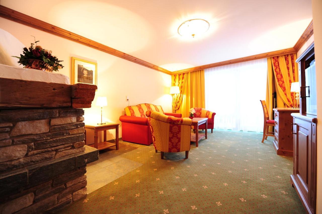 סרפהאוס Hotel Max מראה חיצוני תמונה