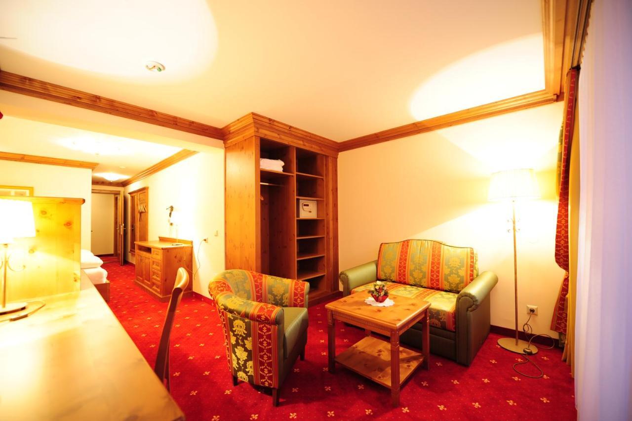 סרפהאוס Hotel Max מראה חיצוני תמונה