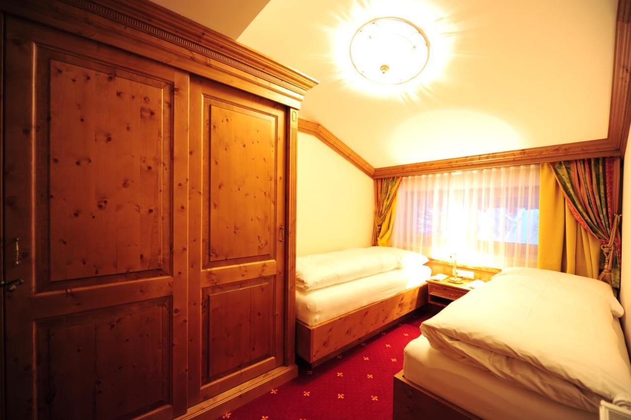 סרפהאוס Hotel Max מראה חיצוני תמונה