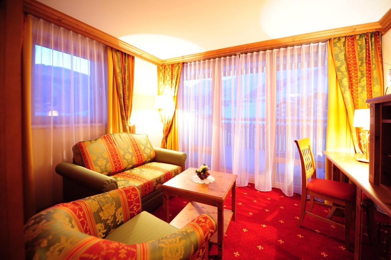 סרפהאוס Hotel Max מראה חיצוני תמונה